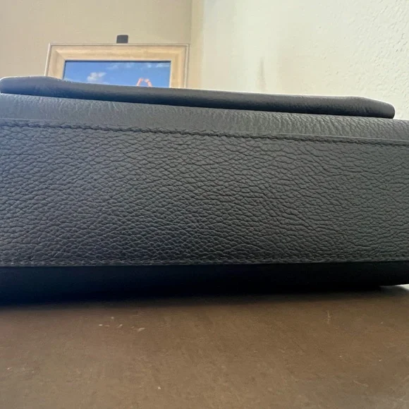 Louis Vuitton MyLockme Chain Bag - MINT CONDITION - Black Leather, Silver - Picture 4 of 8